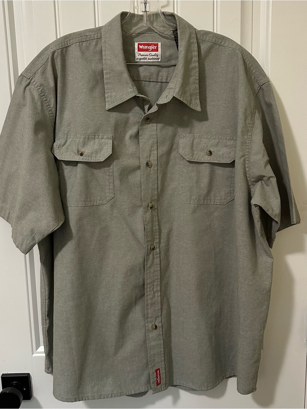 Wrangler Men's Short-Sleeve Button-Down Shirt in Sage Green